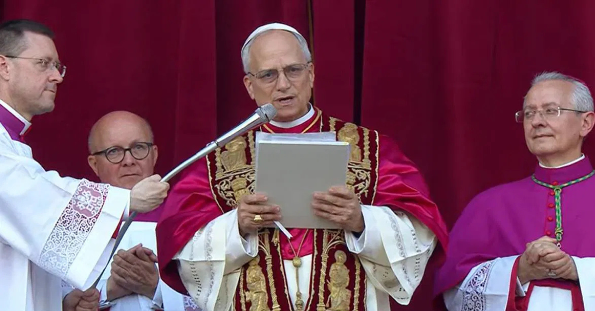 Бог любить усіх нас безмежно: перше звернення Папи Лева XIV