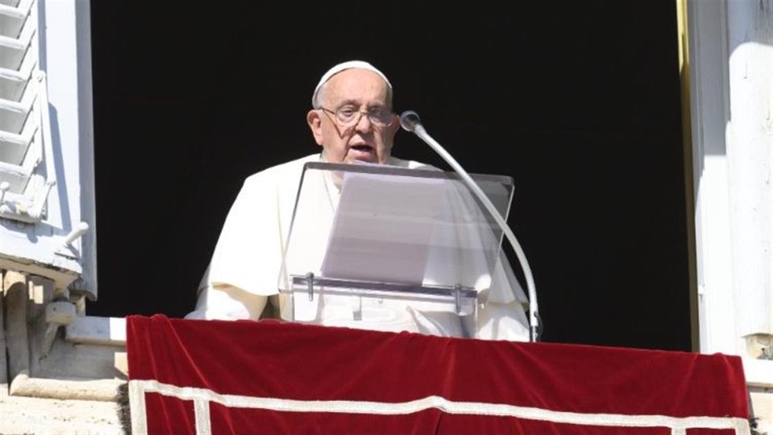 Папа: нехай замовкне зброя і звільниться місце для діалогу