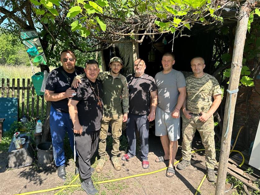 Священики МГКЄ вчерговий раз відвезли гуманітарну допомогу на передову