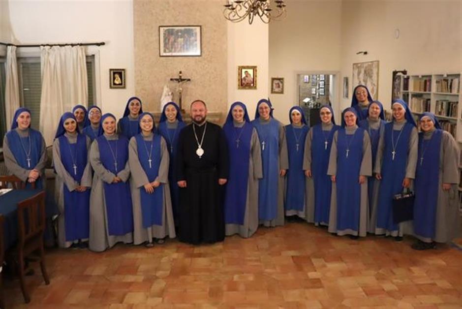 Владика Теодор відвідав генеральний дім Сестер Служебниць Господа і Діви Марії із Матара