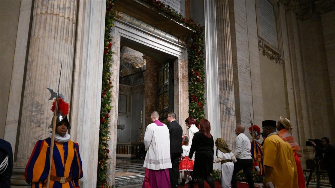 Папа відчинив Святі Двері базиліки Святого Петра. Розпочався Ювілей 2025
