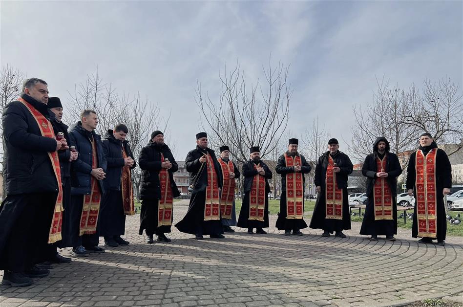 Спільна молитва Мукачівського деканату у День памя'яті Героїв Небесної Сотні