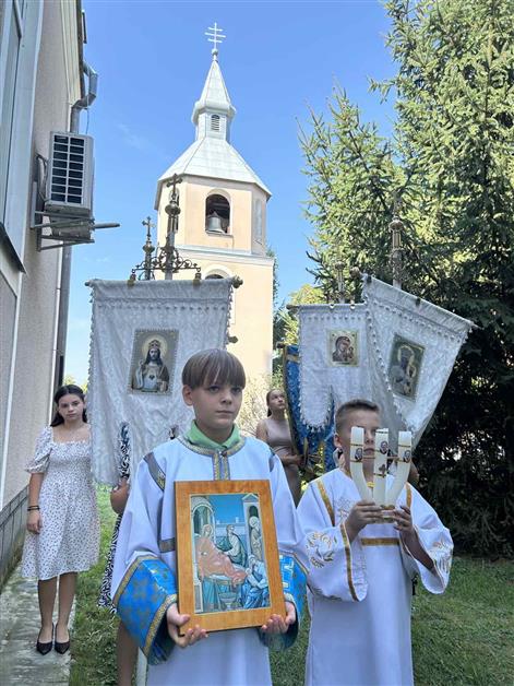 В селі Дротинці Виноградівського деканату відзначили храмовий празник Різдва Пресвятої Богородиці