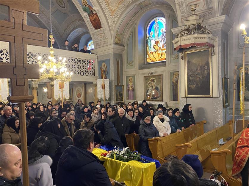 22 січня 2025 р. Б. в селі Олешник Виноградівського деканату, попрощялися з полеглим воїном - захисника Батьківщини, СУСІК Станіслав Васильовичом