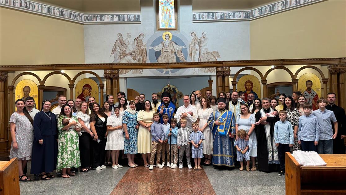 Владика Теодор звершив Таїнство Хрещення в сім'ї о. Івана та Сімони Кіс