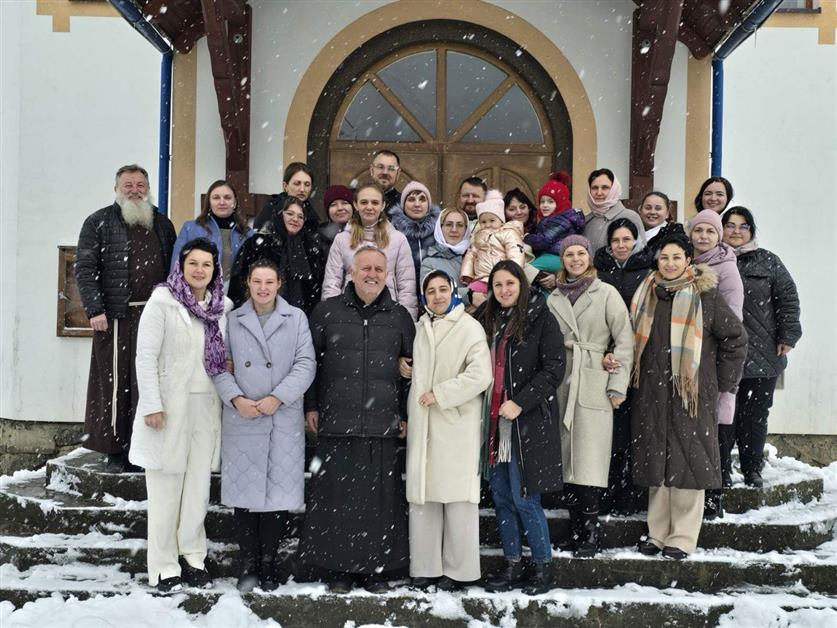 Духовні віднови для дружин священників: шлях до внутрішнього миру та відновлення