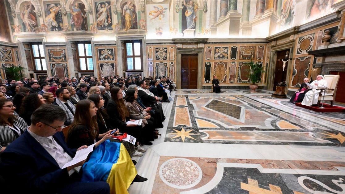 Папа: розвивати освіту, яка перетворює життя