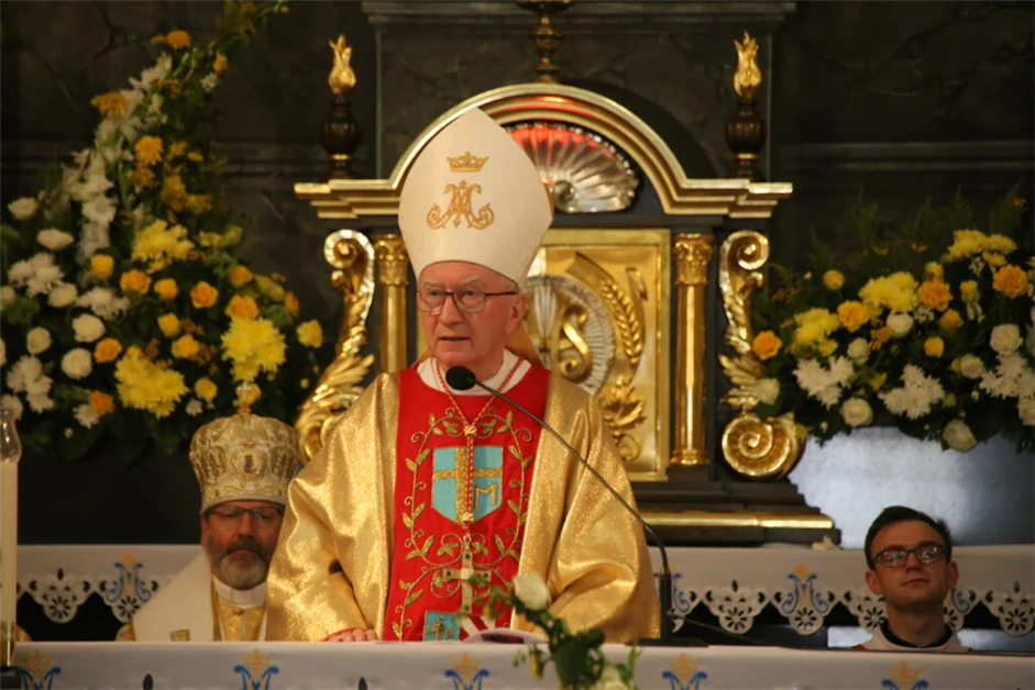 Кардинал Паролін: Марія лагідно супроводжує нас до славного воскресіння Ісуса