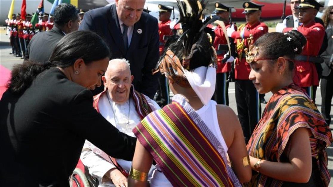 Папа прибув до Ділі, столиці Тимору-Лешті