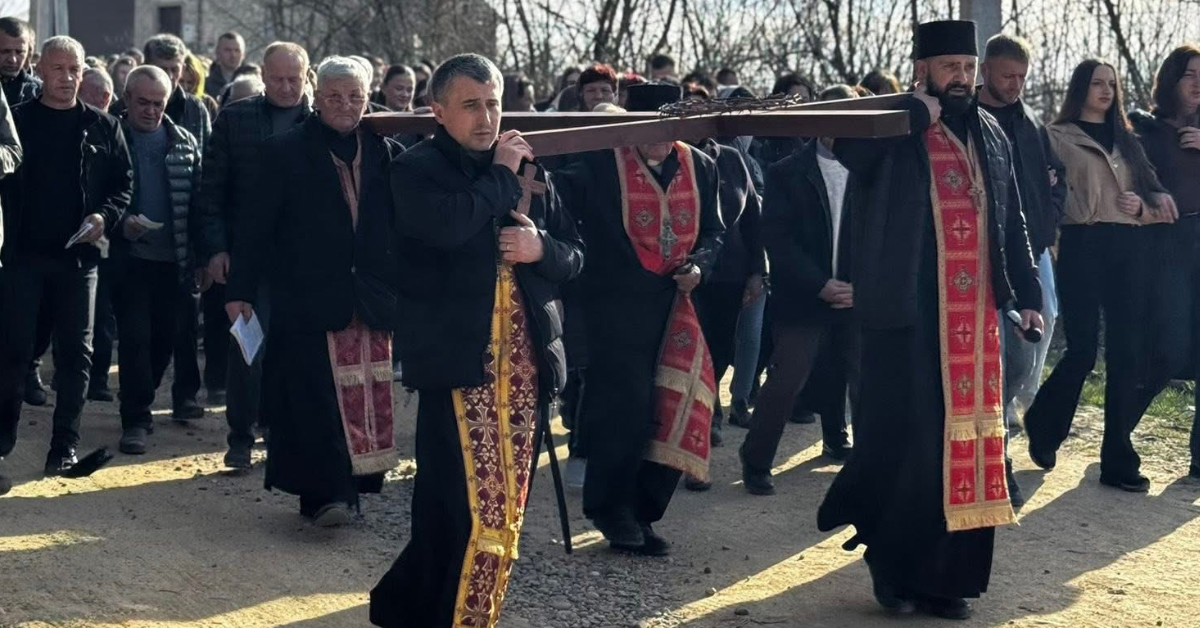 Передпасхальні реколекції та Хресна дорога вулицями с. Боржавське