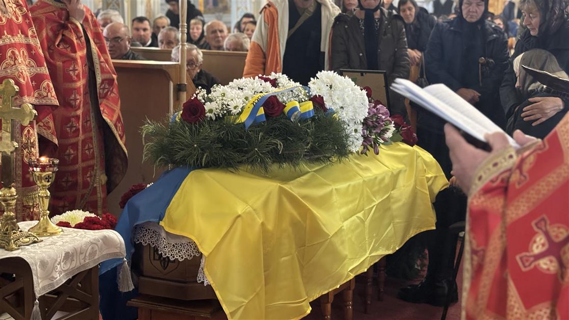 В селі Онок, Виноградівського деканату попрощалися з воїном - героєм, захисником України Алексиком Андрієм