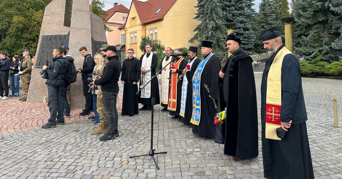 Священники МГКЄ разом із громадою вшанували пам’ять загиблих воїнів у День захисників і захисниць України