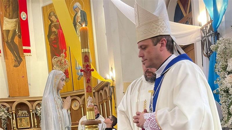 У Фастові коронували статую Богородиці, корону благословив Папа