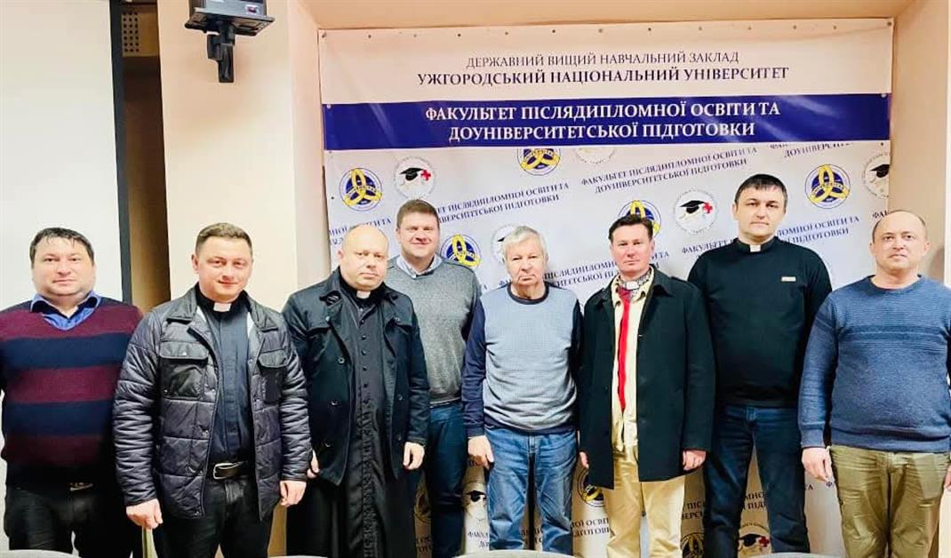 12 Медичних капеланів МГКЄ розпочали курс "Клінічне Душпастирство" в УжНУ