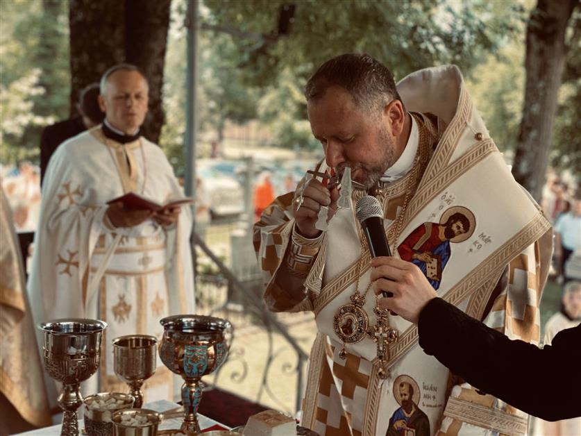 Архієрейська Божественна Літургія У Свято Верховних Апостолів Петра І Павла
