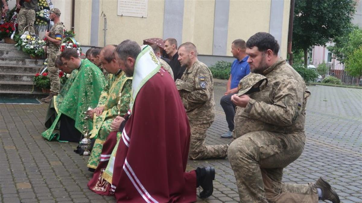 Похорон за новопредставленим воїном Іваном Качур, який загинув як герой захищаючи свою Батьківщину
