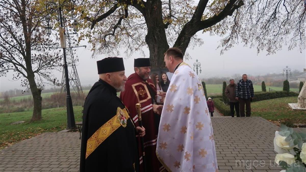 Архієрейська Служба Божа, яку очолив Преосвященний владика Курт (Барнетт), єпископ Пасеїцький – США