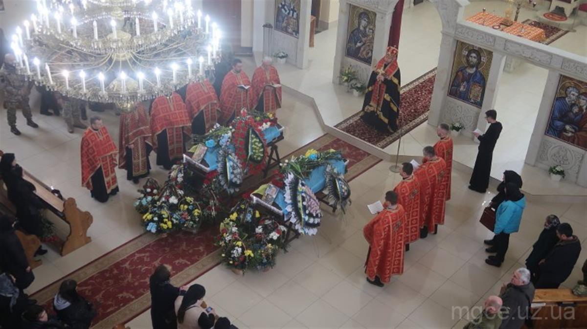 Похорон за новопредставленими воїнами Анатолієм Андреєв та Володимиром Сутулов, які загинули як герої захищаючи свою Батьківщину