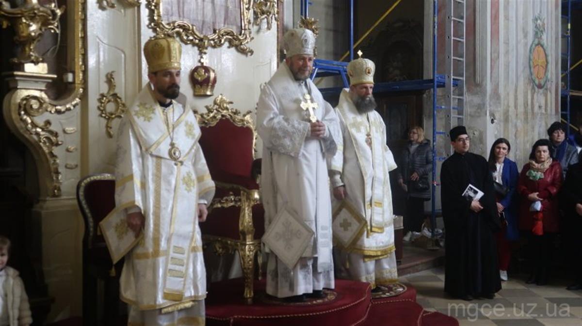 Воскресна утреня. Освячення пасок