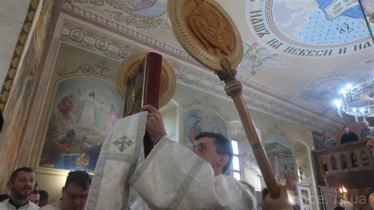 Архієрейська Служба Божа у Горянській ртонді