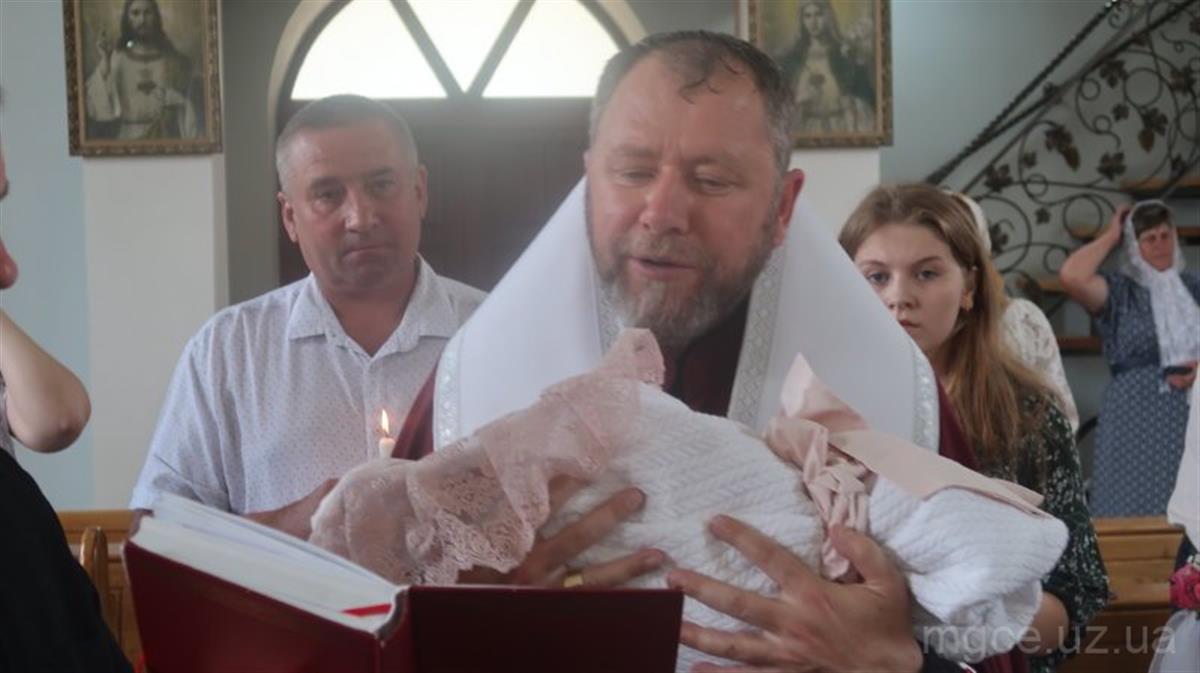 Уділення Тайни Хрещення та Миропомазання третій дитині в родині о. Дмитра Лавриненка