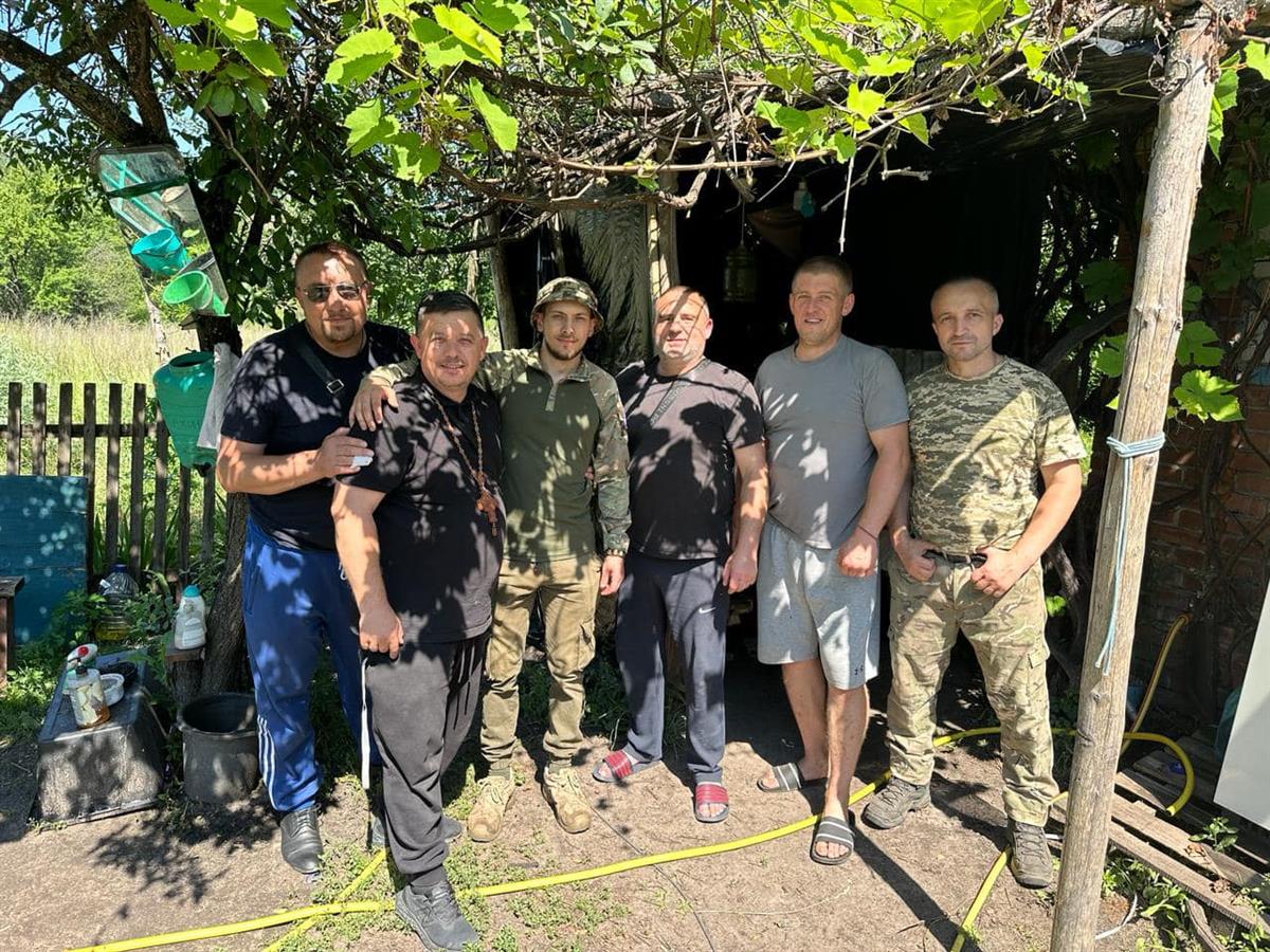 Священики МГКЄ вчерговий раз відвезли гуманітарну допомогу на передову