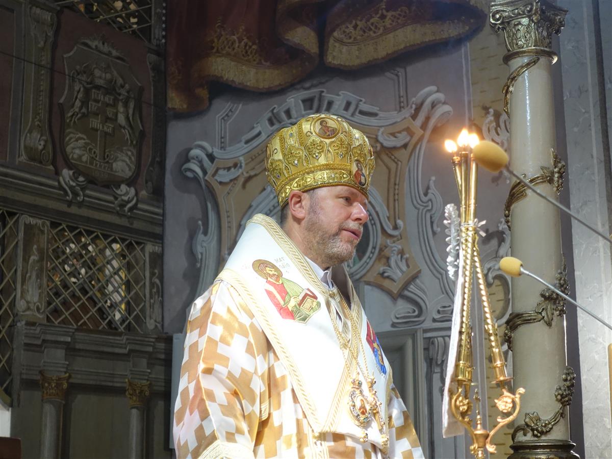 Архієрейська Божественна Літургія та панахида за Воїнами