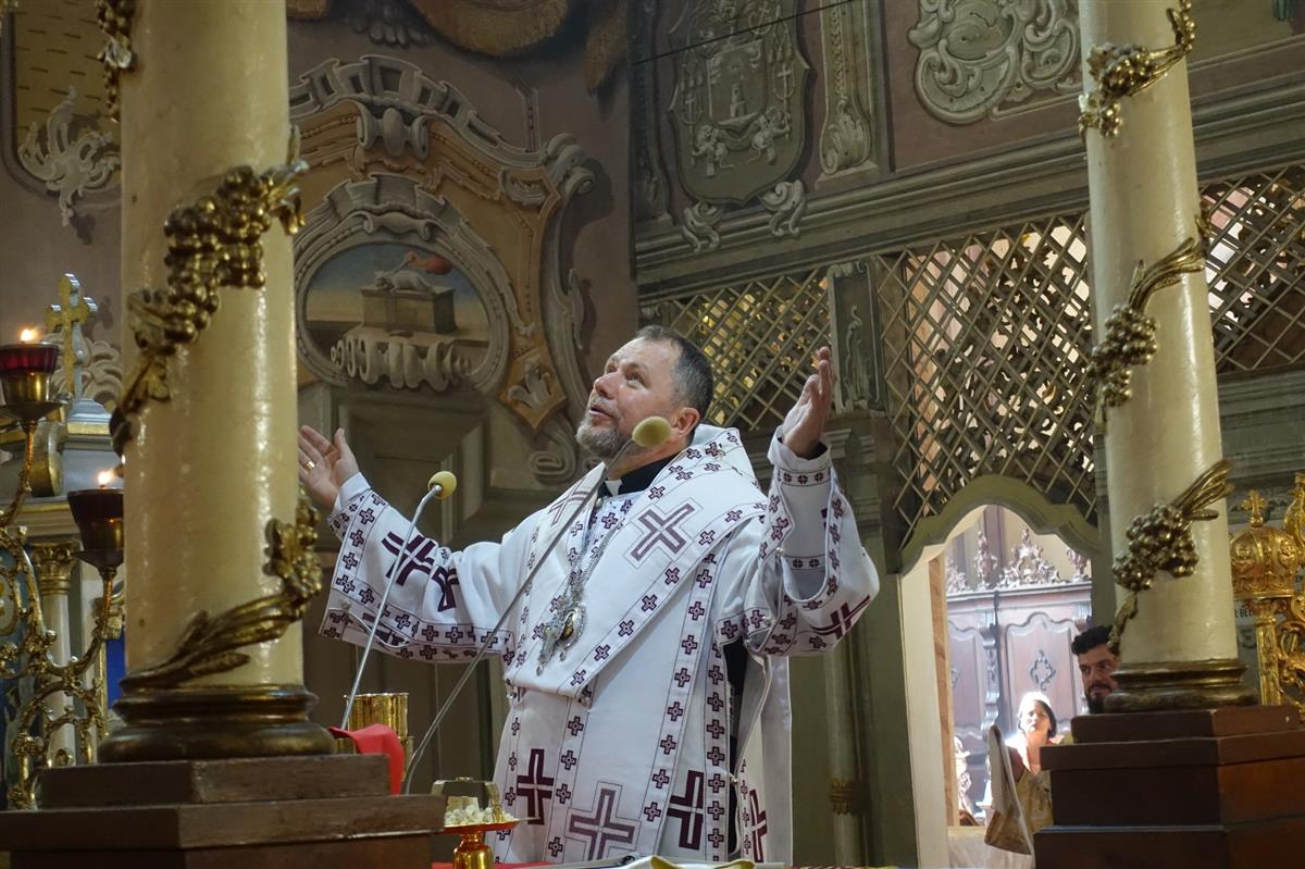 Архиєрейська Божесвенна Літургія з уділенням нижчх чинів та піддияконату брату Тимофію із згромадження Воплоченого Слова.