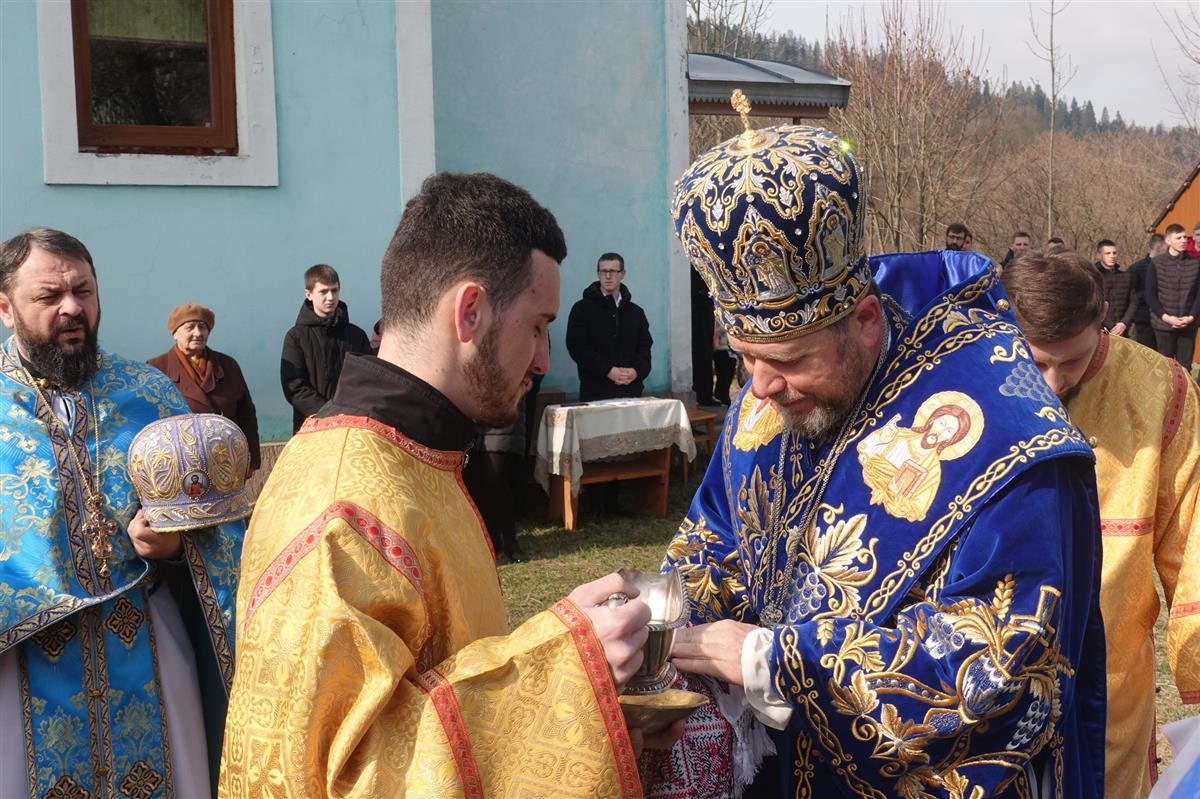 В селі Келечин відбулася святкова Архієрейська Божественна Літургія присвячена 150- річниці від дня народження о. Августина Волошина та панахида біля пам'ятної дошки.