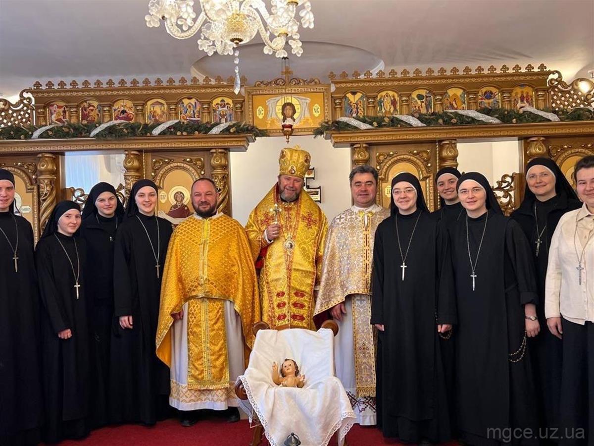 Архієрейська Літургія у Новіціаті Сестер Воплоченого Слова