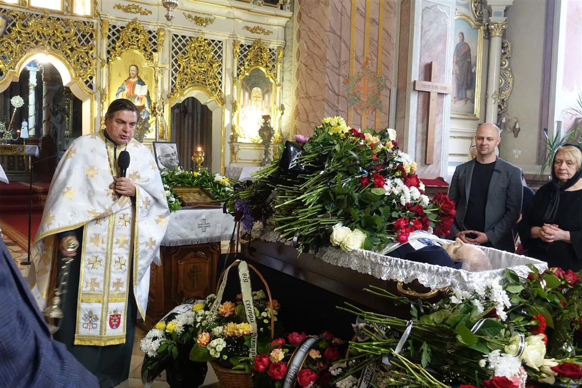 Похорон ректора Закарпатської Академії Мистецтв Івана Небесника.