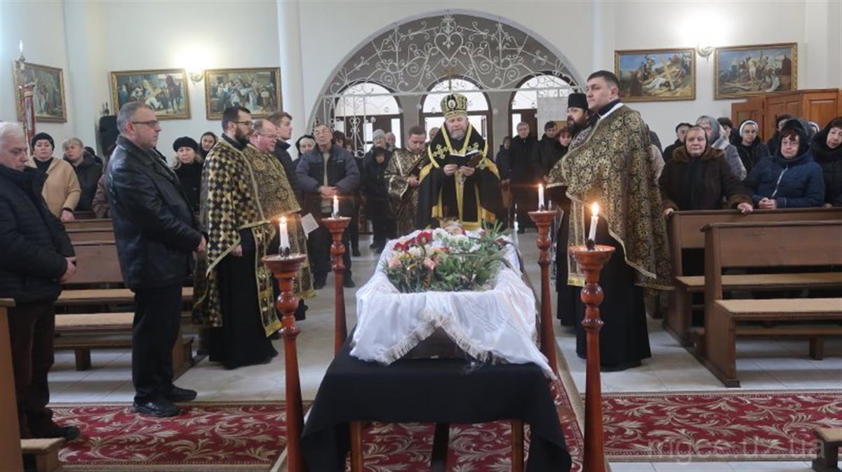 Похорон за новопредставленою Марією Долинич