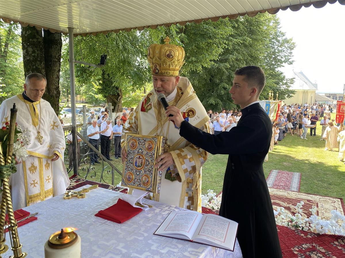 Архієрейська Божественна Літургія У Свято Верховних Апостолів Петра І Павла