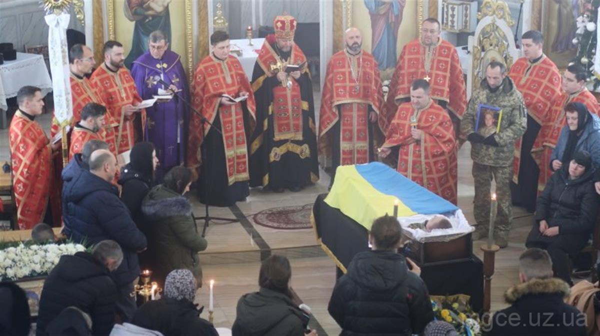 Похорон за новопредставленим воїном Іваном Шелеником, який загинув як герой захищаючи свою Батьківщину